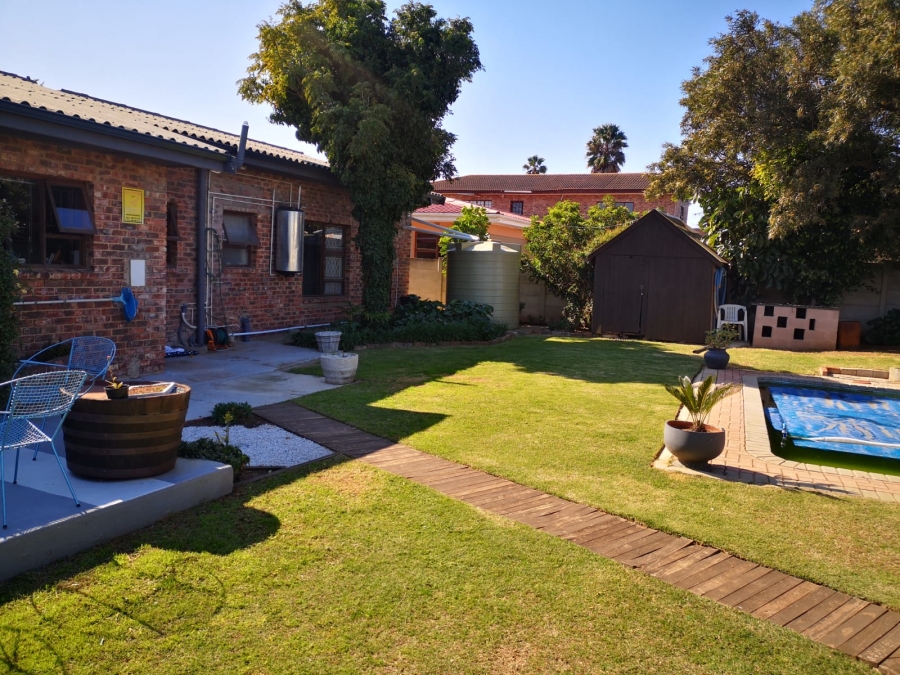 4 Bedroom Property for Sale in Campher Park Eastern Cape